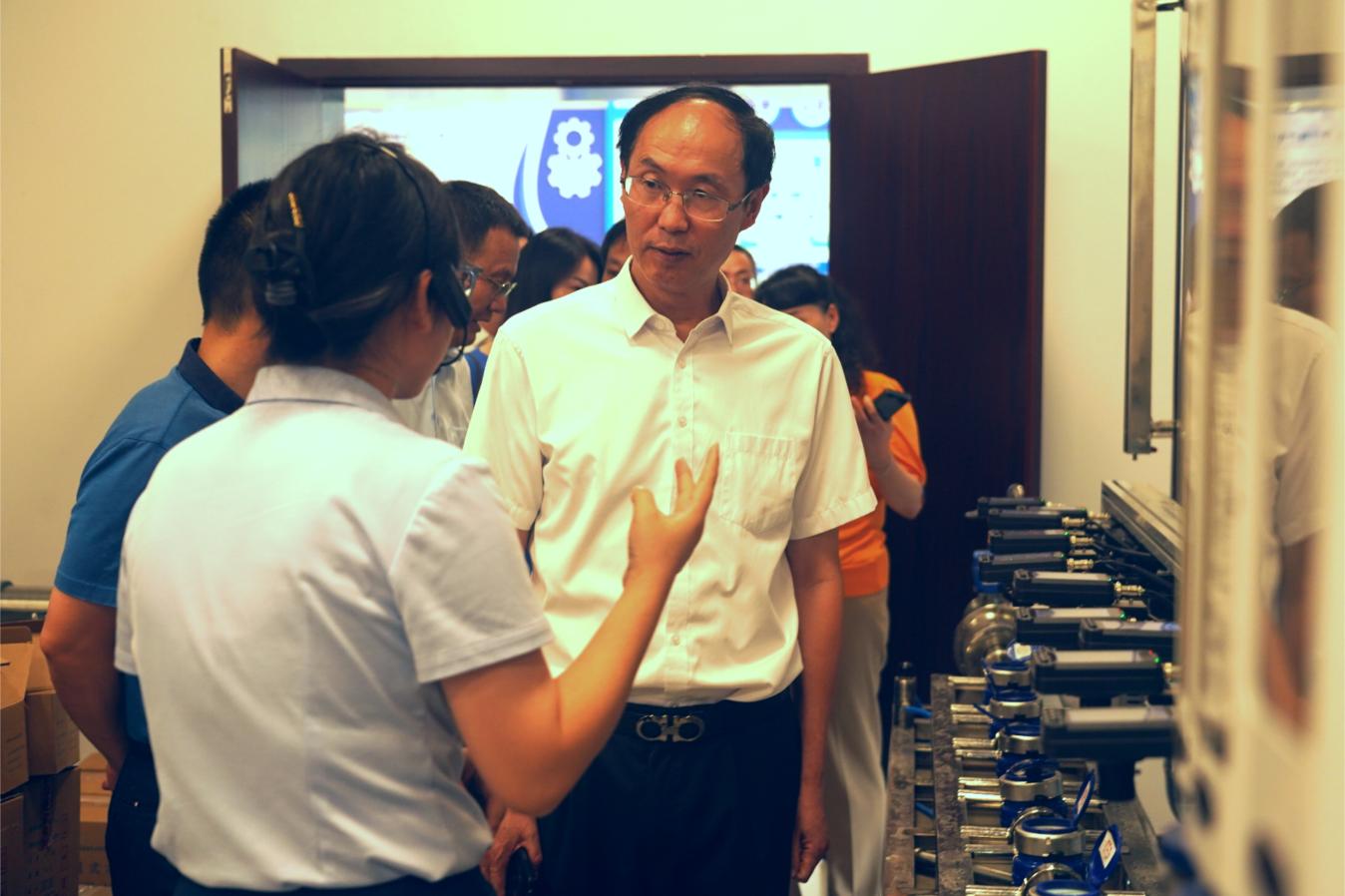 中测院院长周传军一行到省计量院调研.jpg